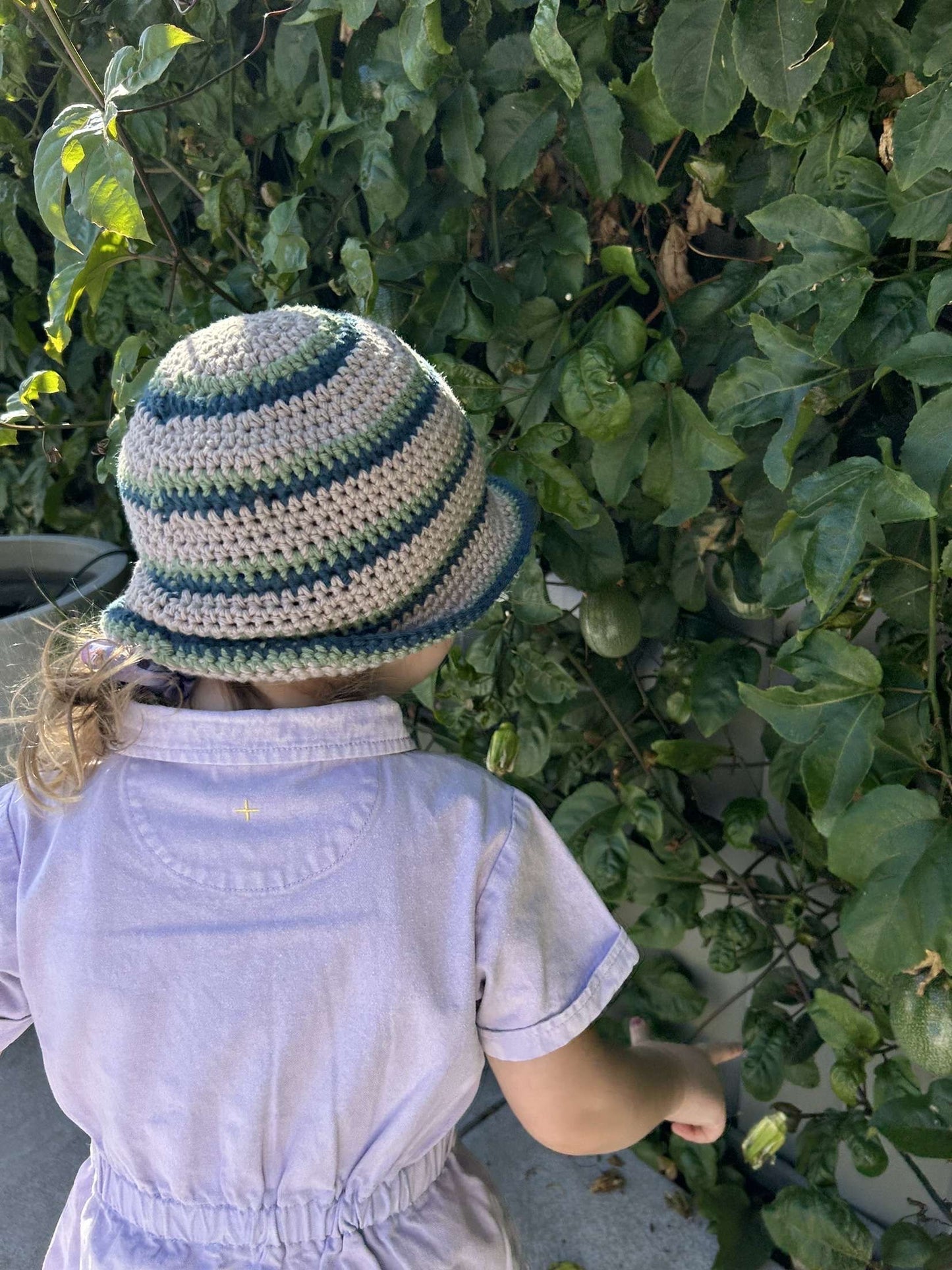 Stripey bucket hat