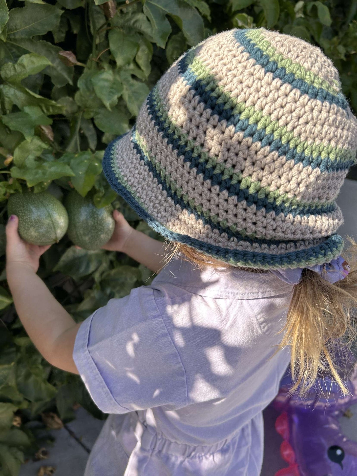 Stripey bucket hat